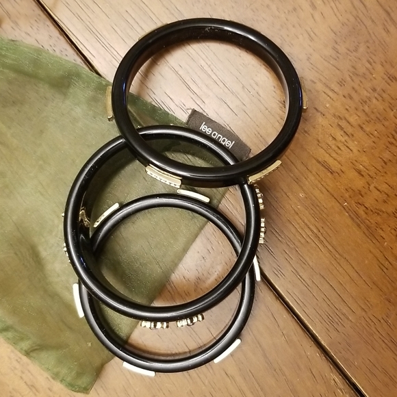 Set of three black bangle bracelets - Picture 6 of 6